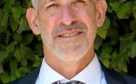 בחקירת השב"כ על ההדלפות- באיזה צד את/ה: רונן בר וגלי מיארה או עמית סגל ועמיחי שיקלי?