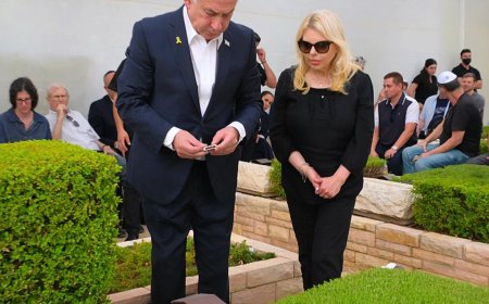 אזכרה לזכר יוני נתניהו ז"ל בהר הרצל: ראש הממשלה ובני משפחתו הניחו זר זיכרון