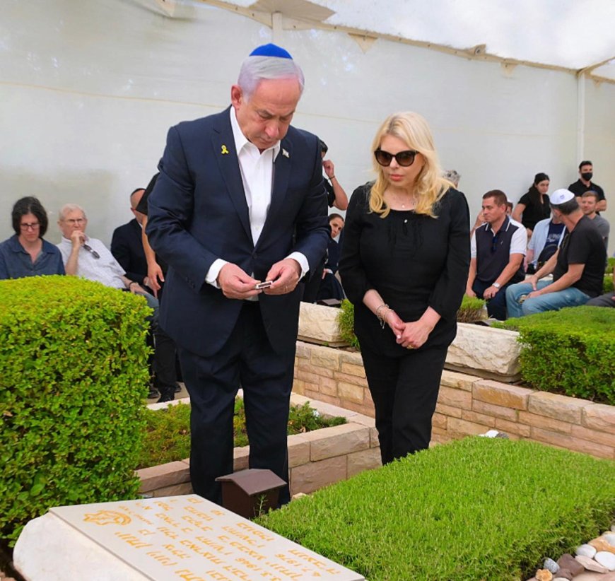 אזכרה לזכר יוני נתניהו ז"ל בהר הרצל: ראש הממשלה ובני משפחתו הניחו זר זיכרון