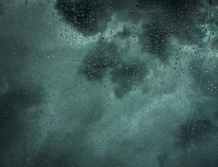 מזג אוויר קיצוני: חום, אובך — ובהמשך סופות רעמים וברד